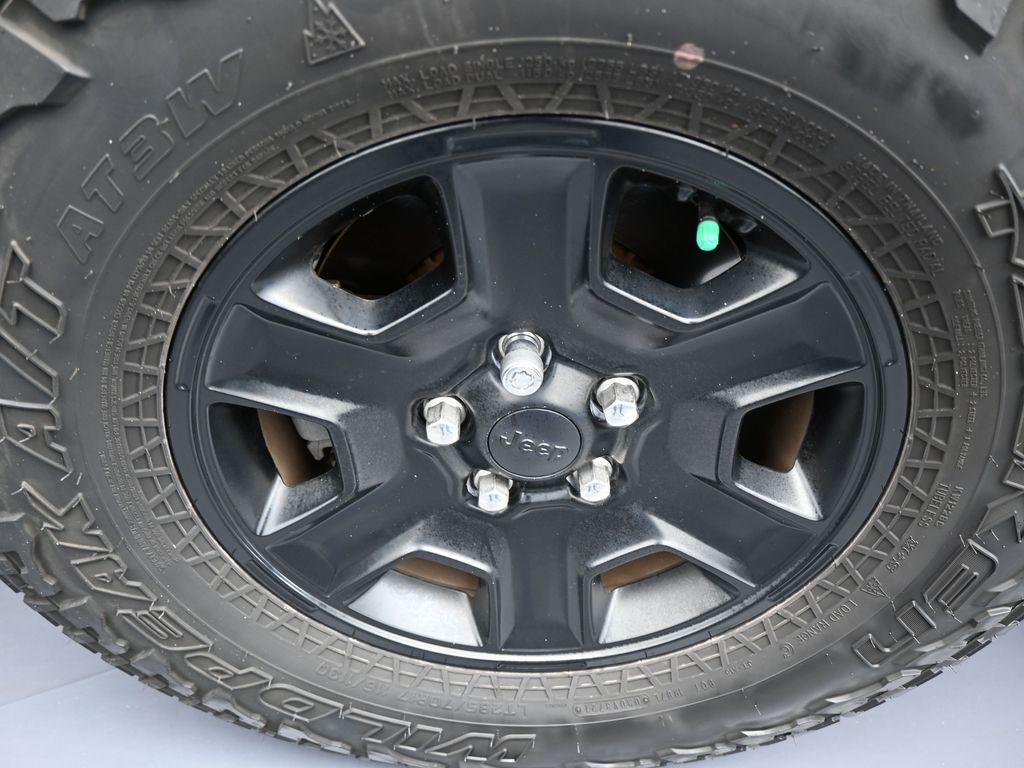 Used 2022 Bright White Clearcoat Jeep Mojave image 44