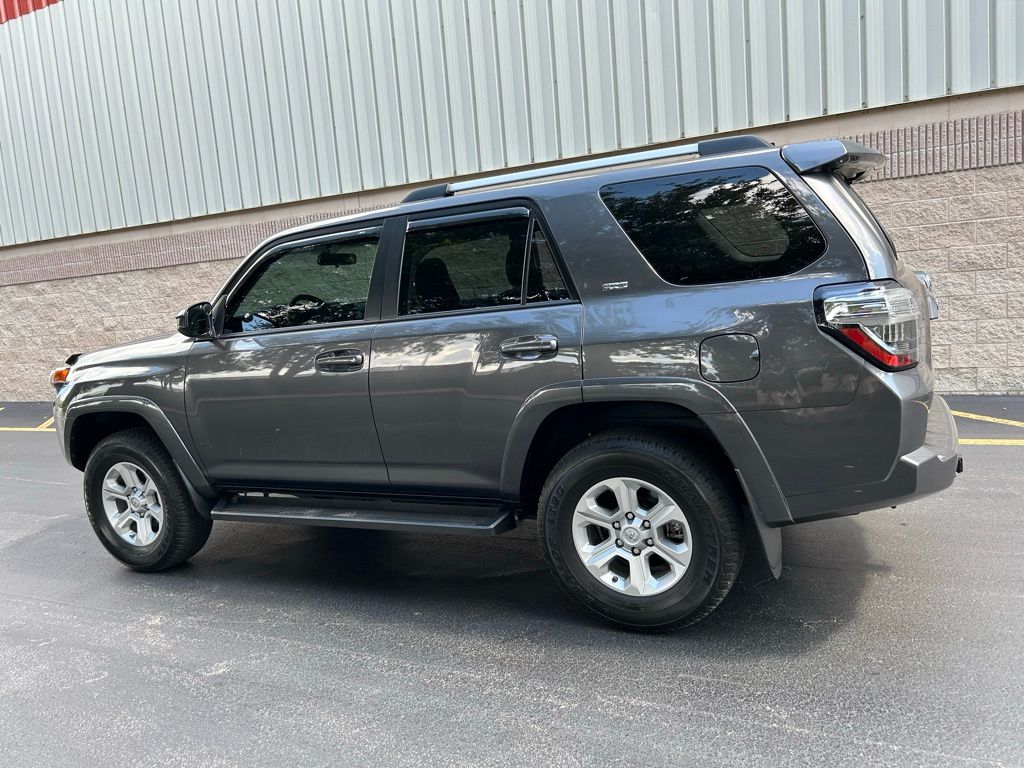 Thumbnail: 2019 Toyota 4Runner - 3