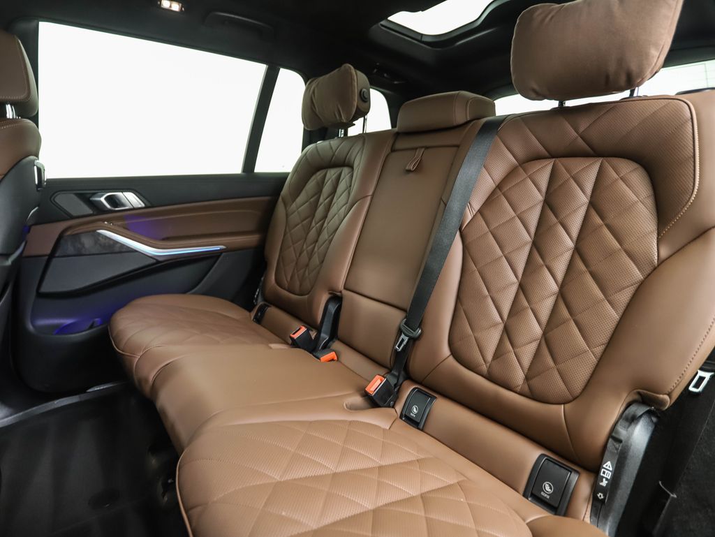 Thumbnail: 2024 BMW X7 - 23