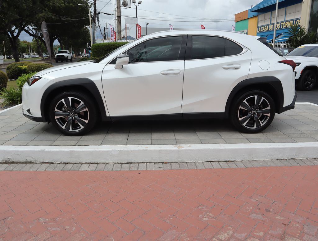 Thumbnail: 2025 Lexus UX - 8