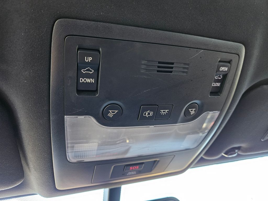 Thumbnail: 2016 Lexus IS - 30