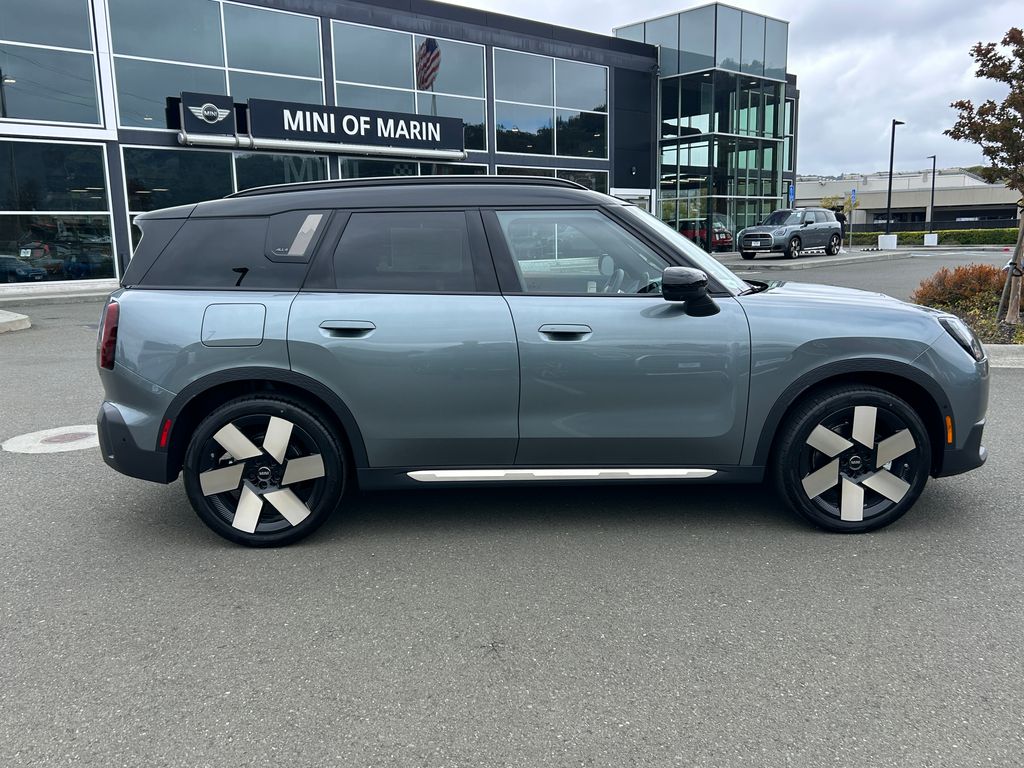 Thumbnail: 2027 MINI Cooper Countryman - 6