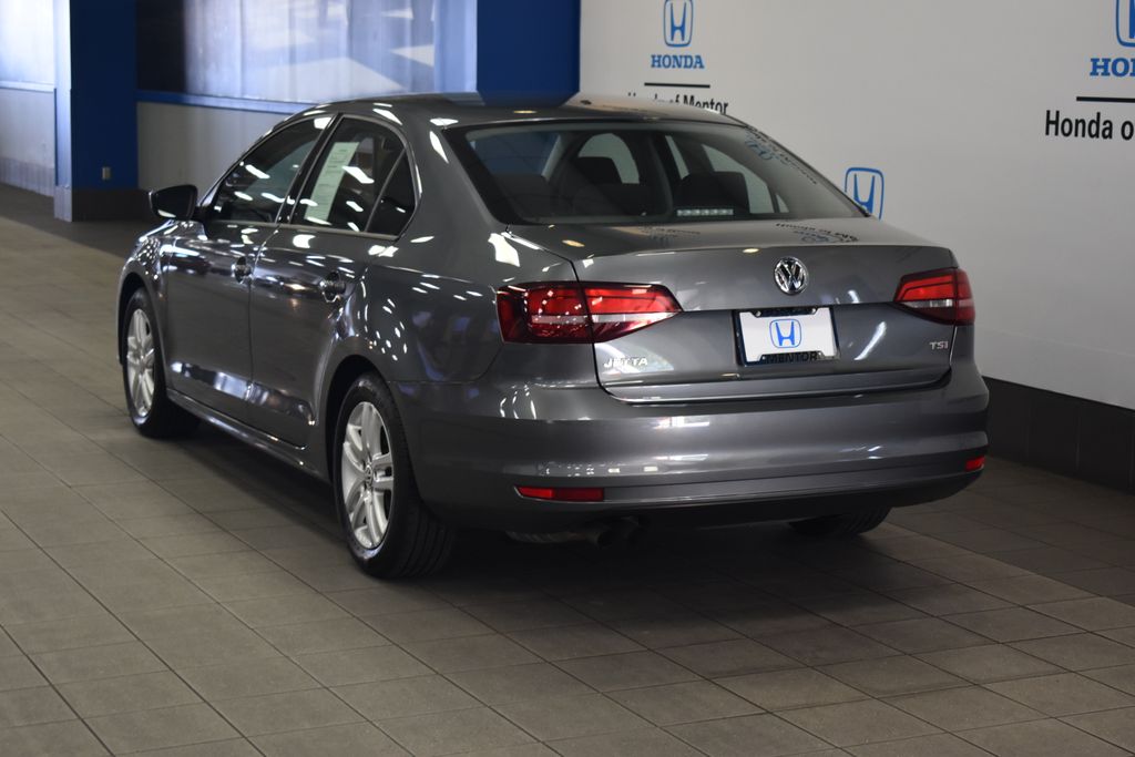 Thumbnail: 2018 Volkswagen Jetta - 3