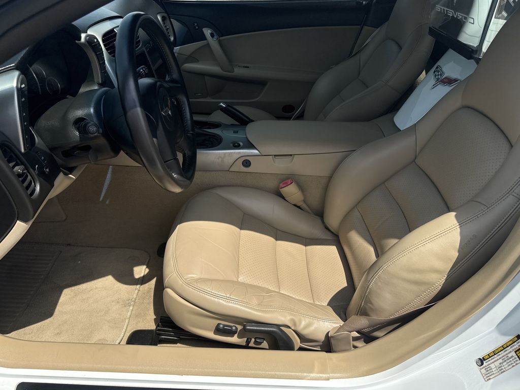2005 Chevrolet Corvette Base - 11
