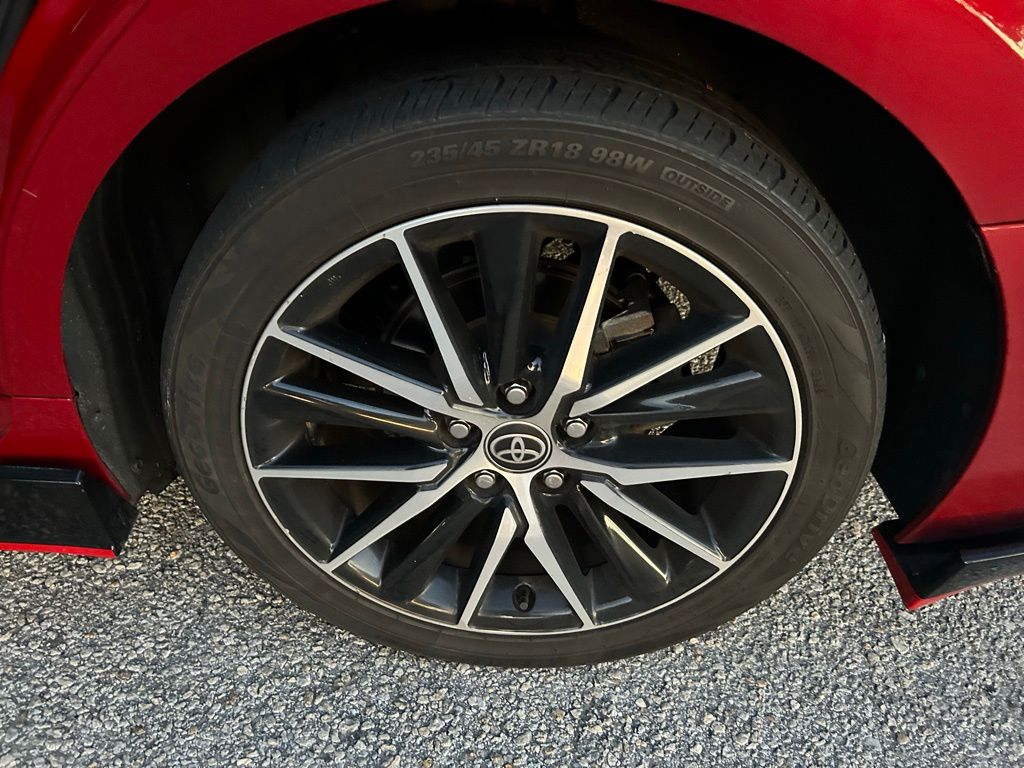 Thumbnail: 2021 Toyota Camry - 9