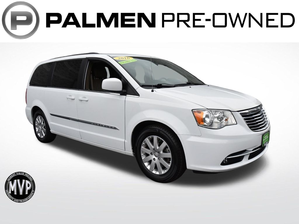 Bright White Clearcoat 2016 Chrysler Town & Country Minivan Front-Wheel Drive 6-Speed Automatic