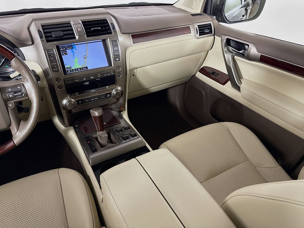 Thumbnail: 2016 Lexus GX - 24