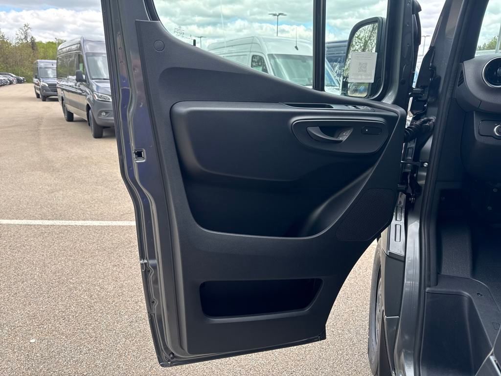 2025 Mercedes-Benz Sprinter 2500 Cargo 170 WB - 9