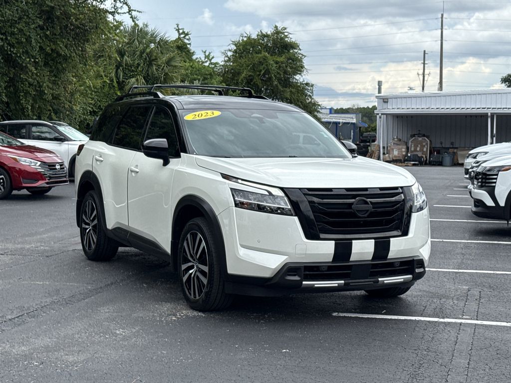  2023 Nissan Pathfinder Platinum FWD   