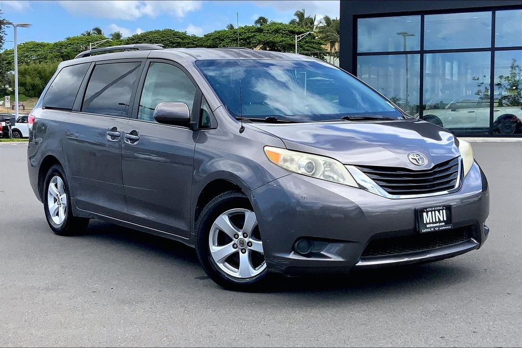 Predawn Gray Mica 2014 Toyota Sienna Minivan Front-Wheel Drive 6-Speed Automatic Overdrive