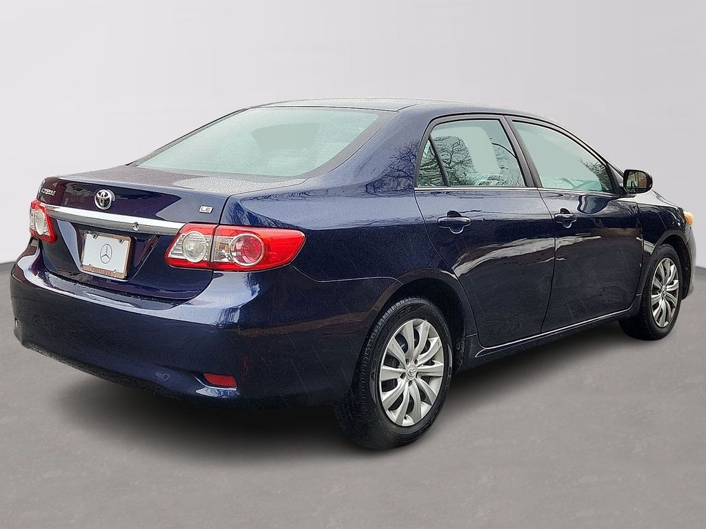 Thumbnail: 2013 Toyota Corolla - 4