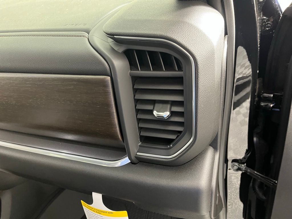 Thumbnail: 2025 Chevrolet Silverado 2500 - 10