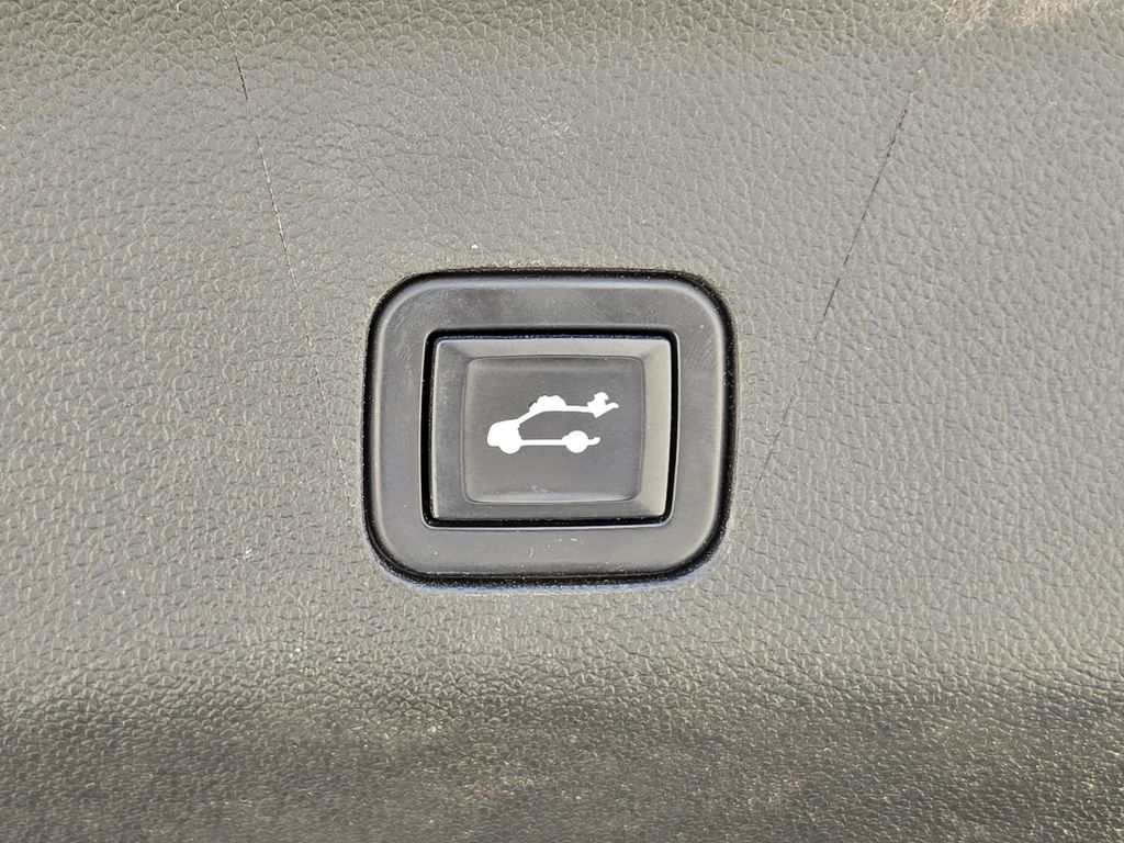 2022 Chevrolet Tahoe LT - 10