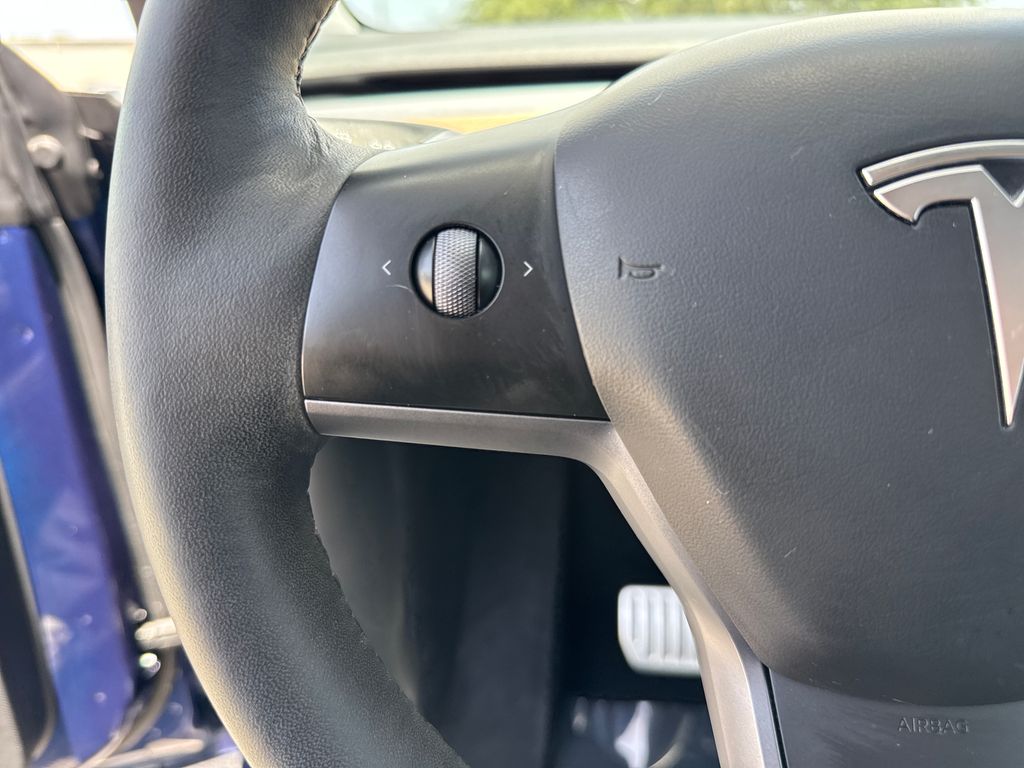 Used 2023  Tesla Performance image 14