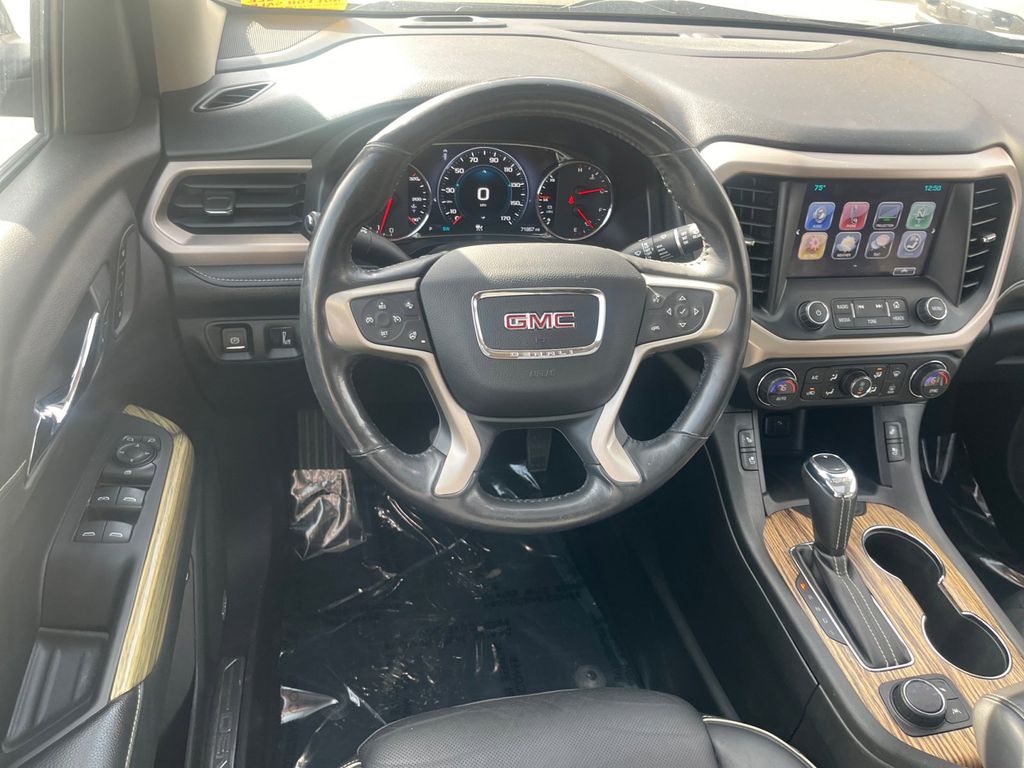 2019 GMC Acadia Denali 14