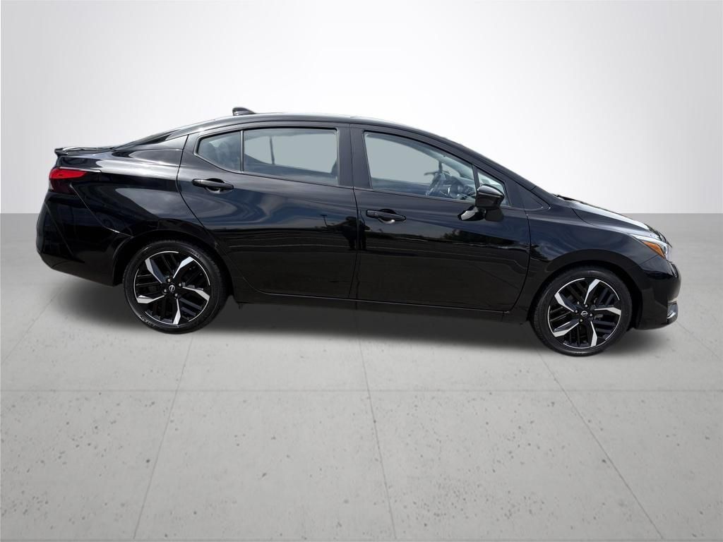 2024 Nissan Versa 1.6 SR