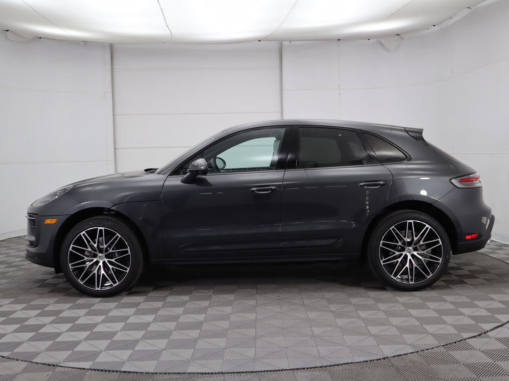 2025 Porsche Macan  8