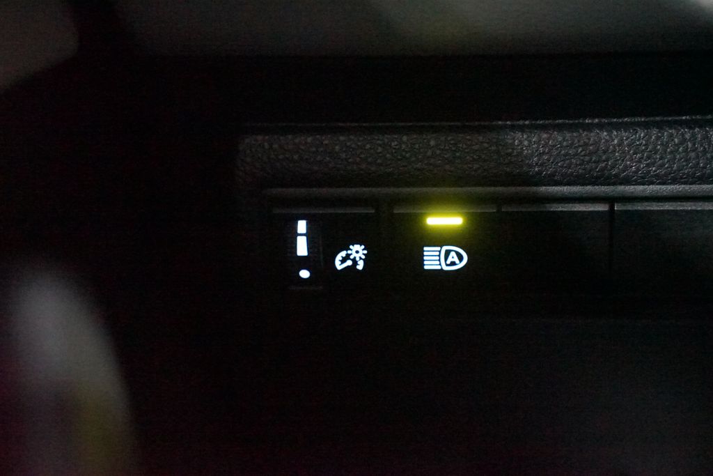 Thumbnail: 2025 Toyota Corolla - 22