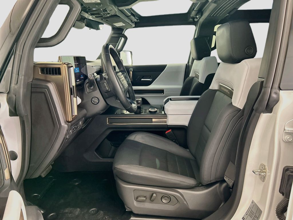 Used 2023 White GMC Edition 1 image 18