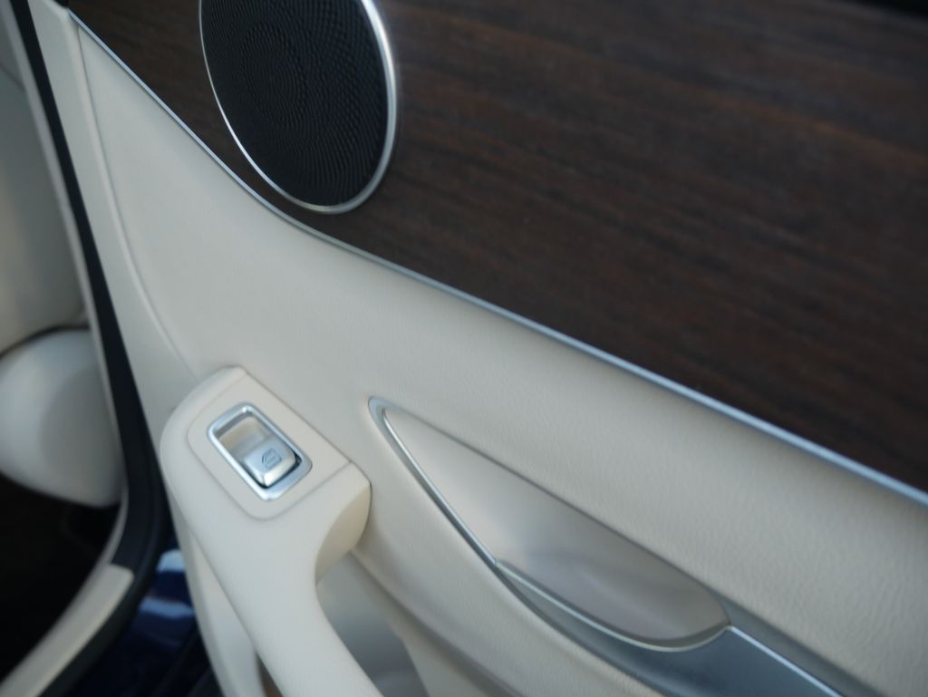 Thumbnail: 2023 Mercedes-Benz GLC - 31