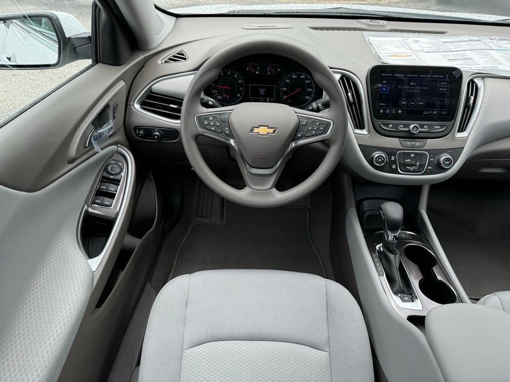 2025 Chevrolet Malibu LS 16