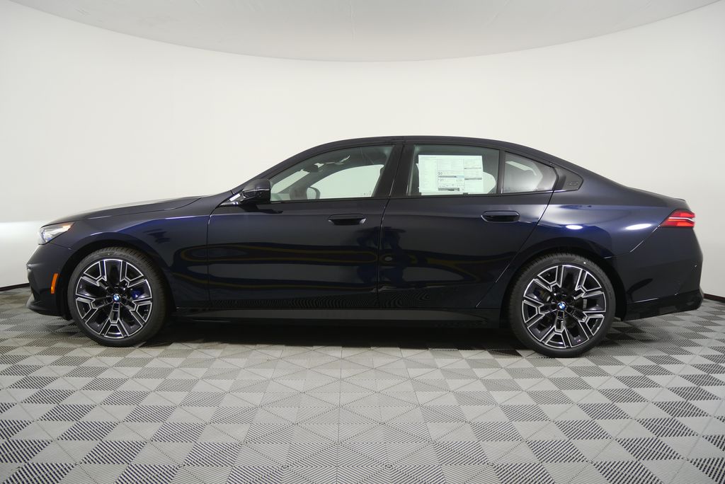 Thumbnail: 2026 BMW 5 Series - 6