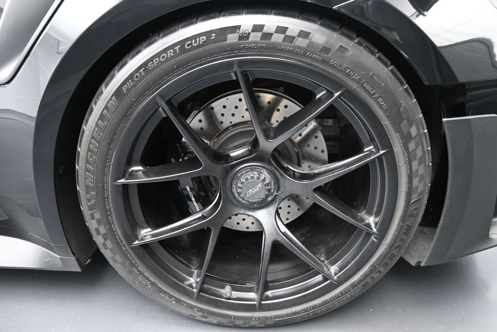 Used 2024  Porsche  image 27