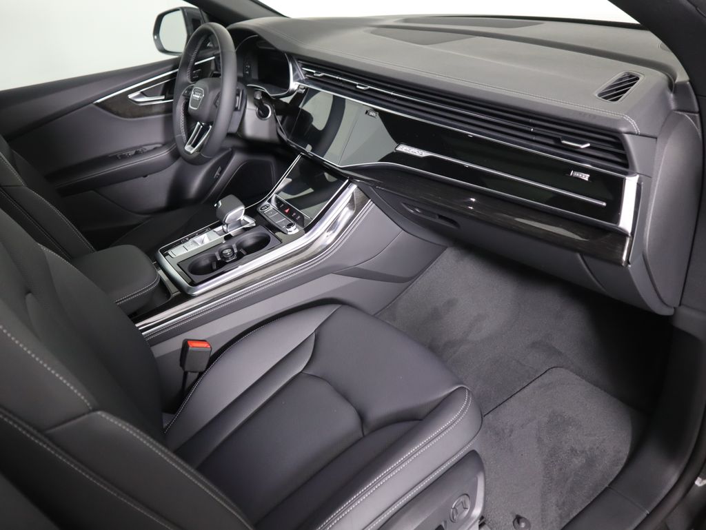 Thumbnail: 2026 Audi Q8 - 18