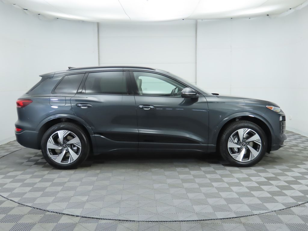 Thumbnail: 2025 Audi Q6 e-tron - 4
