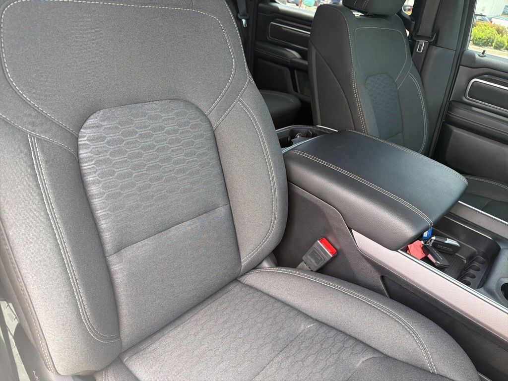 2025 Ram 1500 Big Horn Crew Cab 4x4 5'7" Box