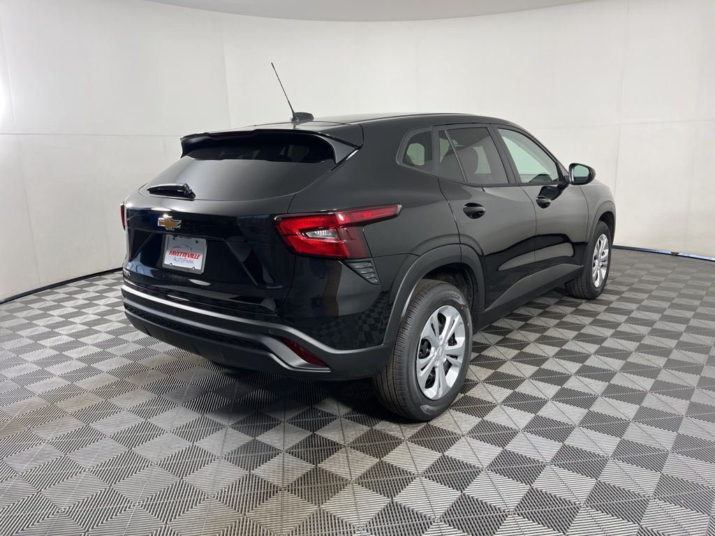 Thumbnail: 2026 Chevrolet Trax - 5