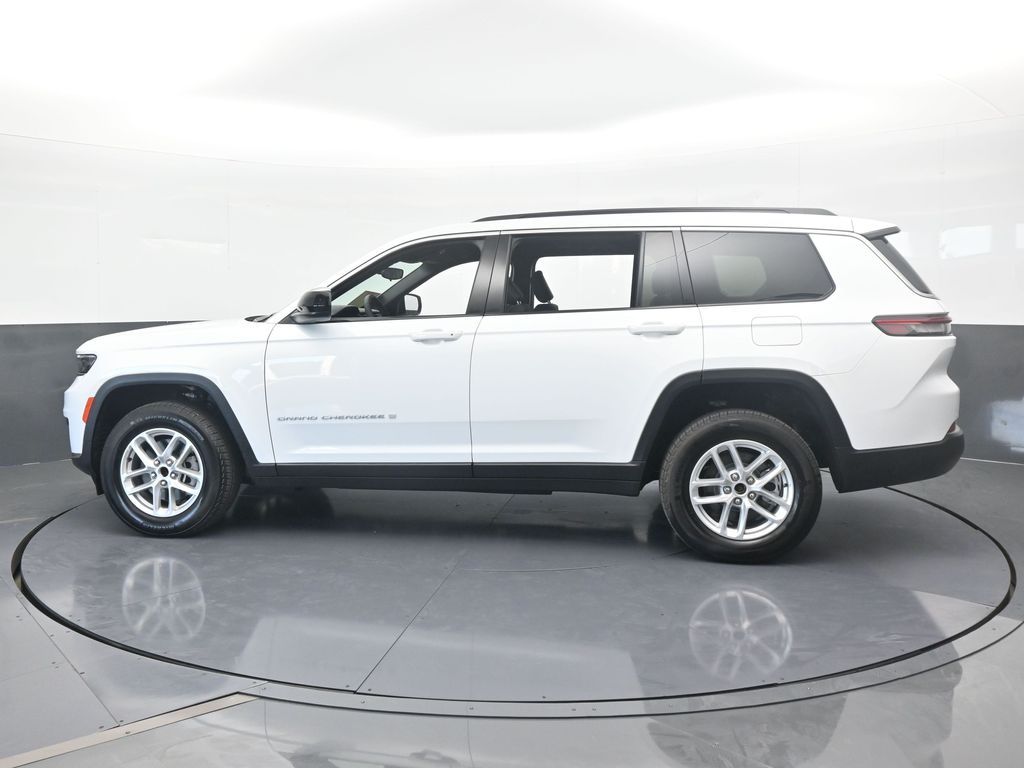 Used 2024 Bright White Clearcoat Jeep Laredo image 3