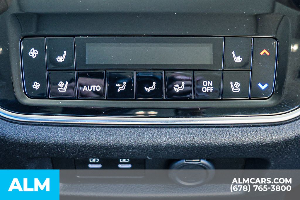 Used 2025 Black INFINITI SENSORY image 54