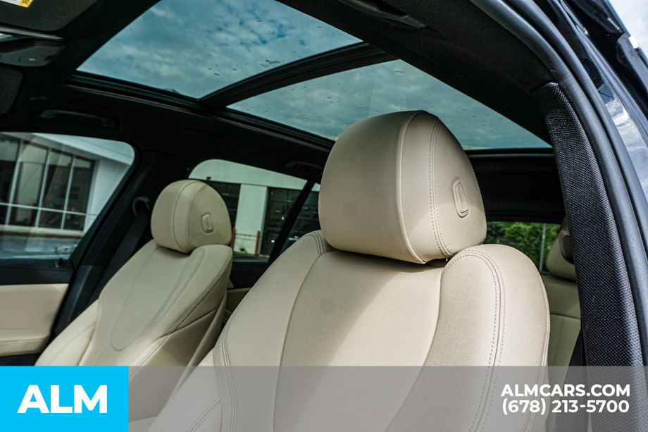 Used 2021 Black BMW sDrive40i image 18