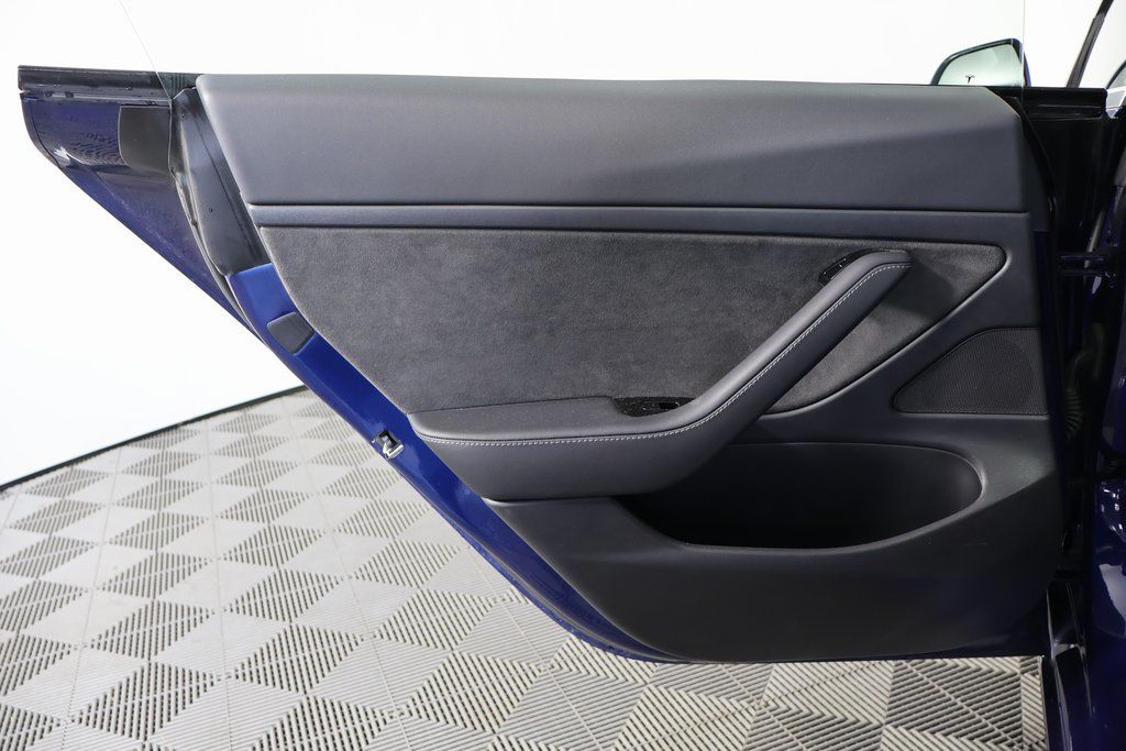 Thumbnail: 2020 Tesla Model 3 - 13