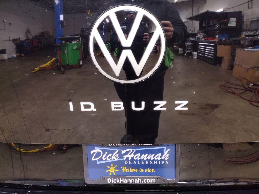 ID. Buzz Pro S