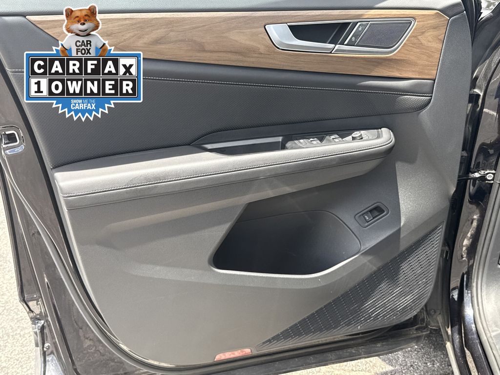 2024 Volkswagen Atlas 2.0T SE w/Technology Black at AutoSavvy Houston Southwest