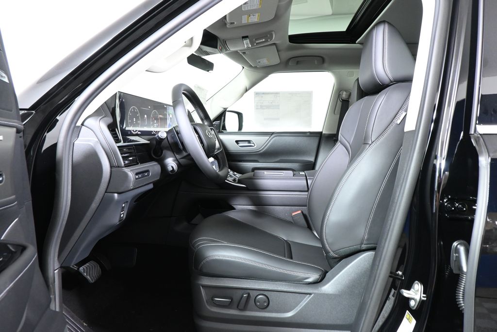 Thumbnail: 2027 INFINITI QX80 - 3