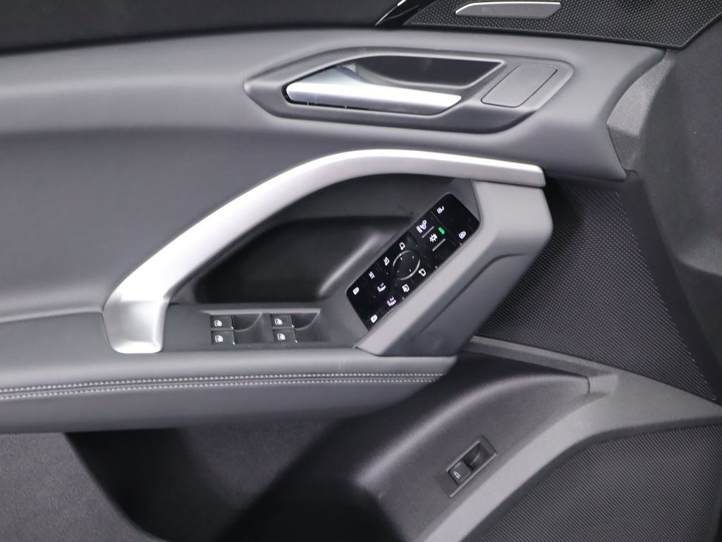 Thumbnail: 2025 Audi Q5 - 26