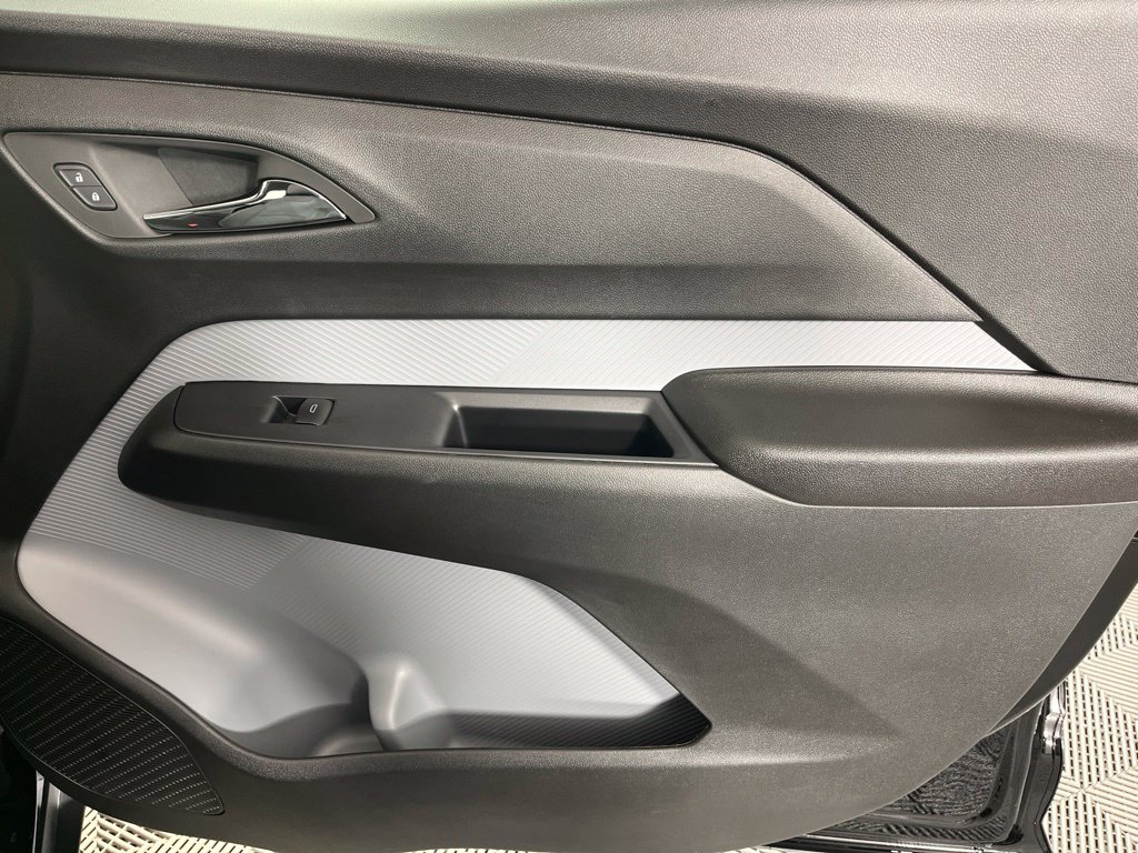 Thumbnail: 2027 Chevrolet Bolt EV - 21