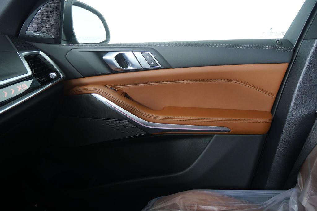 Thumbnail: 2026 BMW X5 - 23