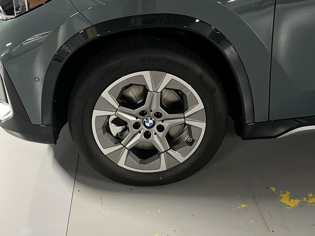 Thumbnail: 2026 BMW X1 - 10