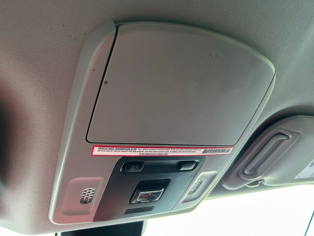 2022 Toyota Camry SE 28