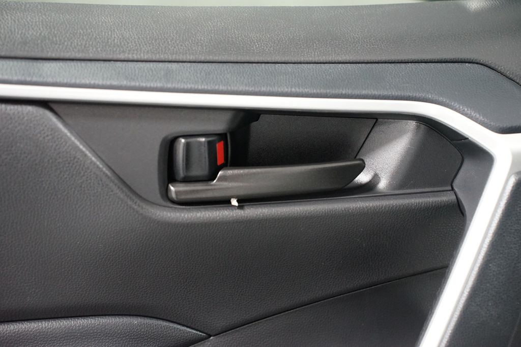 Thumbnail: 2025 Toyota RAV4 - 30