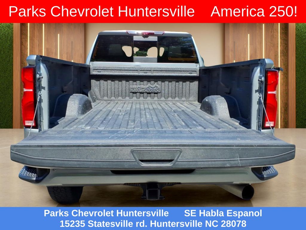 ChevroletSilverado 3500HD32