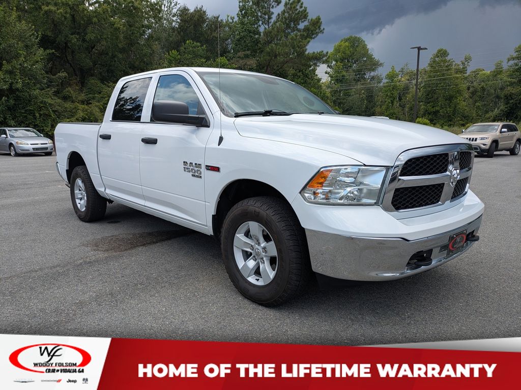 Bright White Clearcoat 2019 RAM 1500 Pickup Truck Four-Wheel Drive 8-Speed Automatic