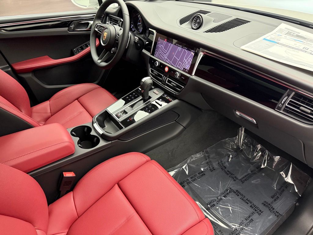 Thumbnail: 2026 Porsche Macan - 30