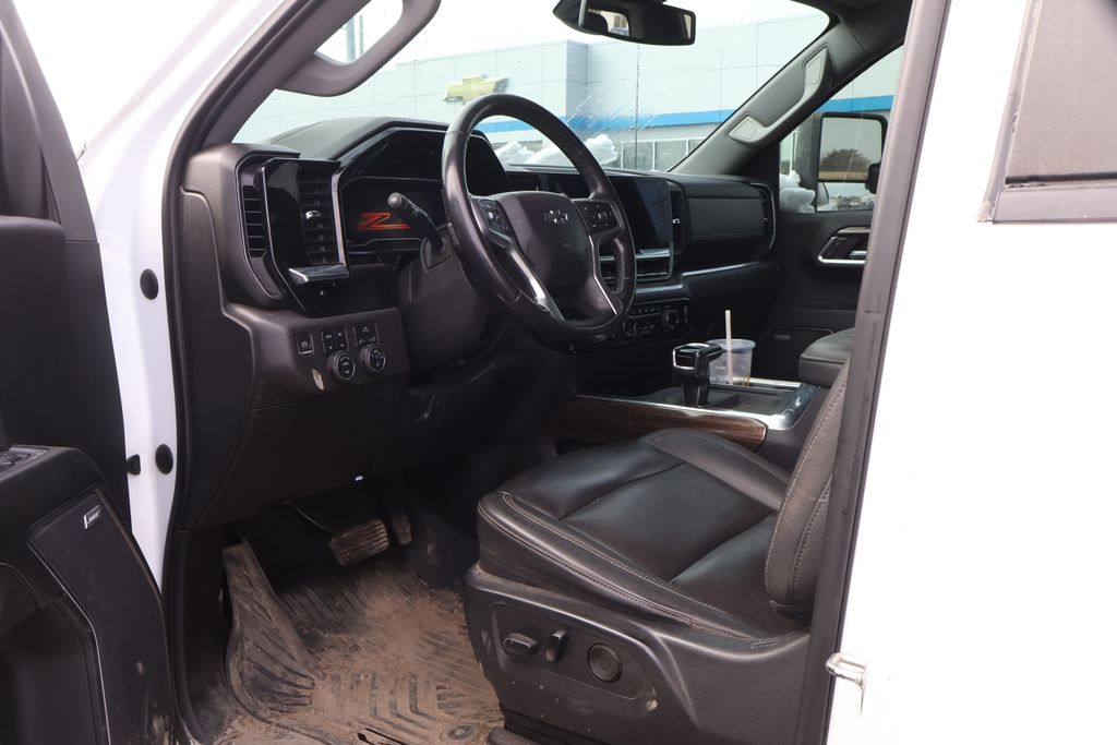 Thumbnail: 2022 Chevrolet Silverado 1500 - 11