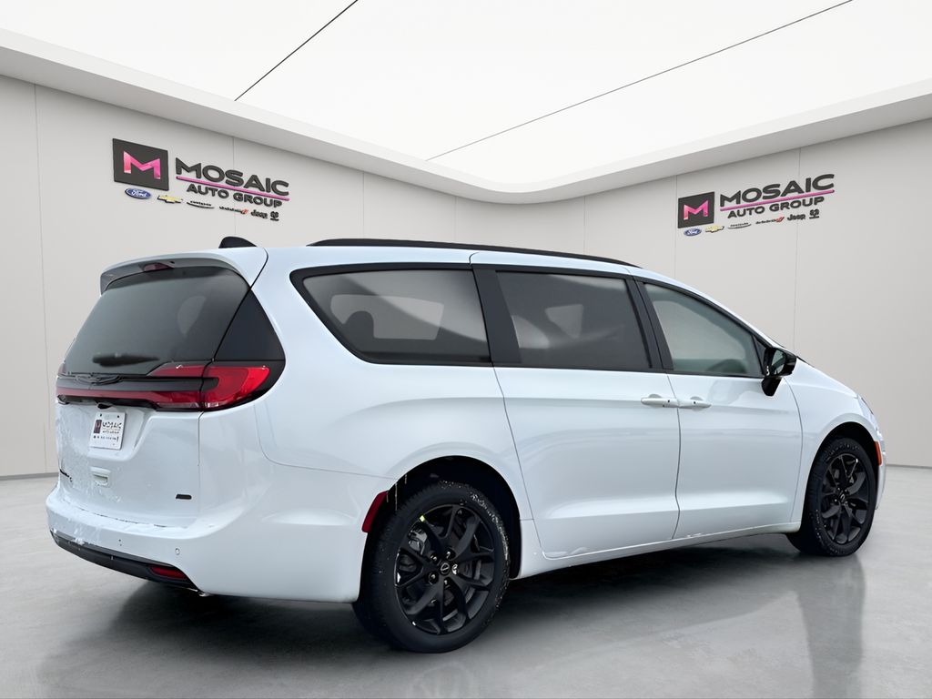 2026 Chrysler Pacifica