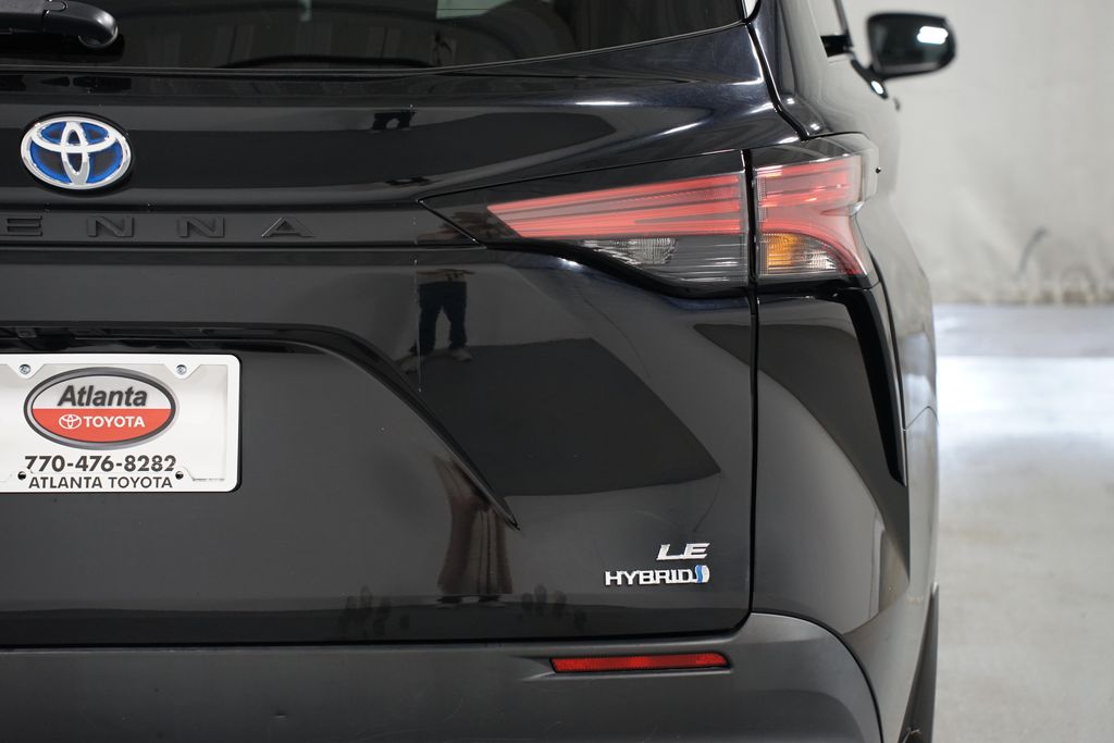 Thumbnail: 2022 Toyota Sienna - 10